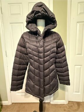 Patagonia Women's Hooded Quilted Puffer Jacket - Charcoal